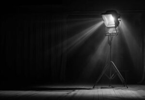 Read more about the article வாழ்வது போன்று நடிப்பது